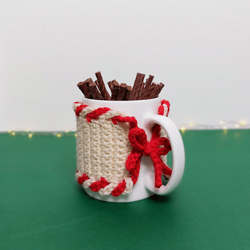 Easy and Cute Crochet Christmas Mug Cover 3