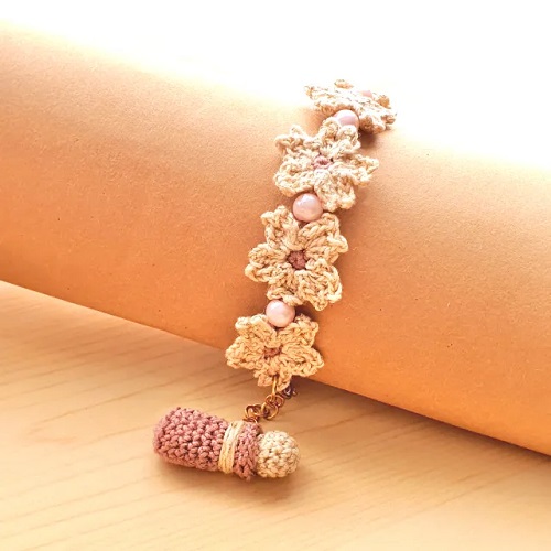 DIY Crochet Flower Bracelet Ideas 2