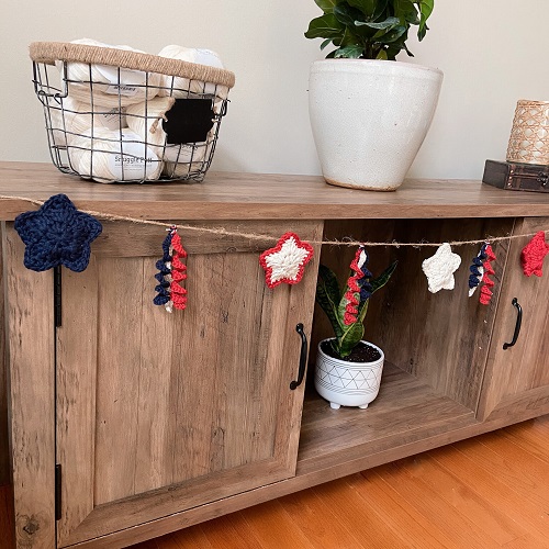 Stars and Stripes Crochet Garland Free Pattern