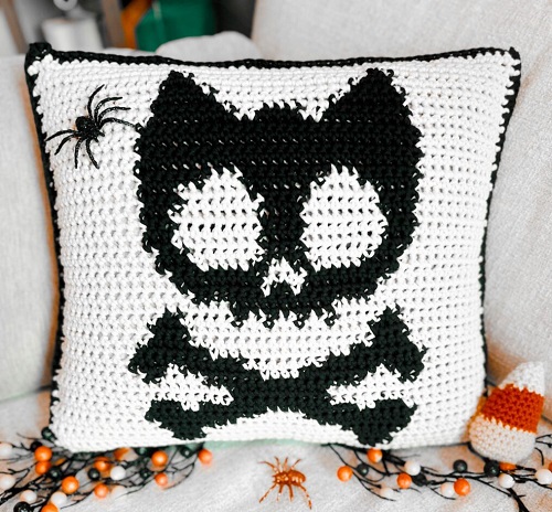 Crocheted Halloween Cat Skull Pillow Pattern