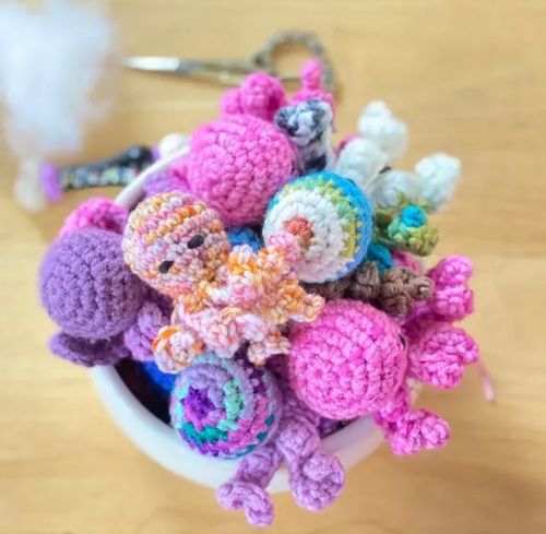 No-Sew Octo, Tiny Scrap Yarn Octopus