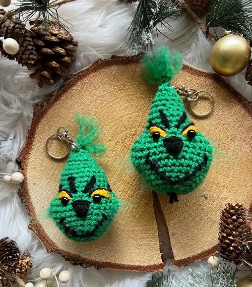 Crochet keychain- The Grinch