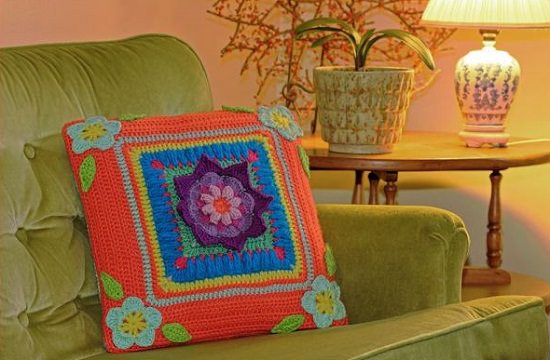 DIY Crochet Cushion 11