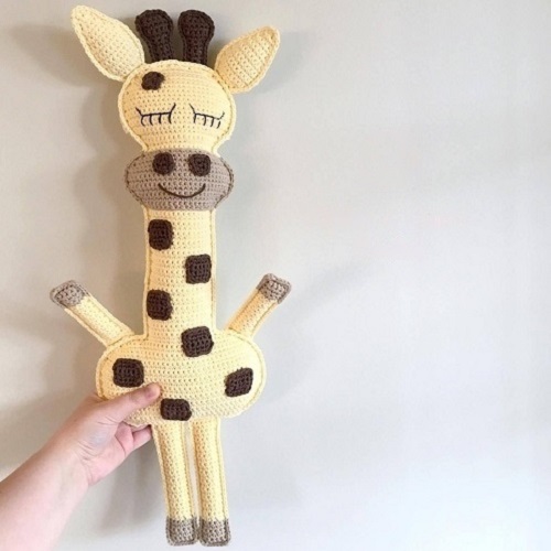 Ragdoll Giraffe Free Crochet Pattern