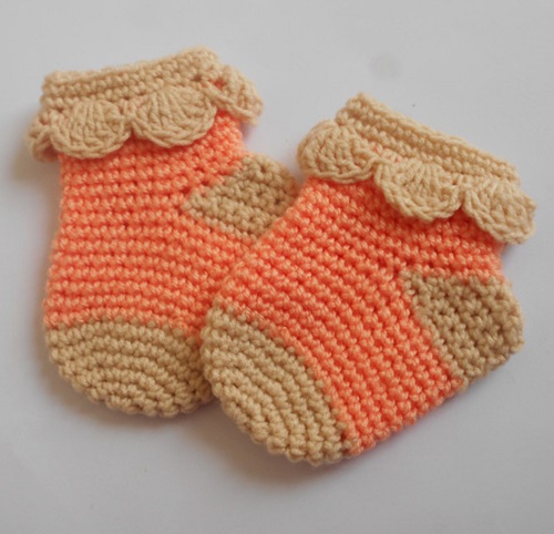 Infant Ruffles Socks Crochet Pattern