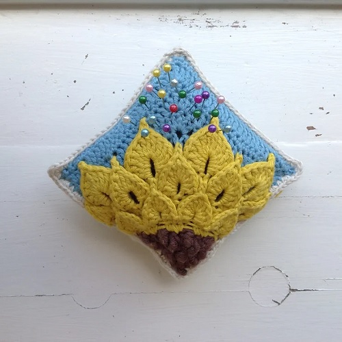 Quarter Sunflower Pincushion Idea