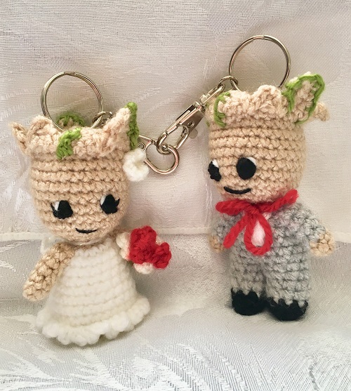 bride-groom-baby-groot-keyring-free-pattern-handmade-crochet-amigurumi