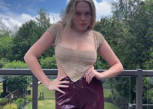 Crochet Kim Kardashian's Cap Sleeve Corset Crop Top