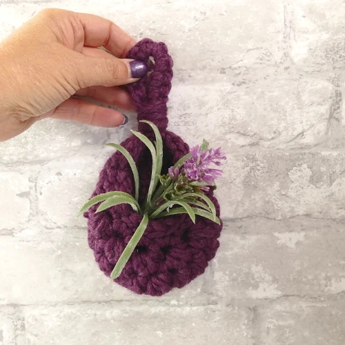 Hanging Teardrop Mini Baskets Free Crochet Pattern