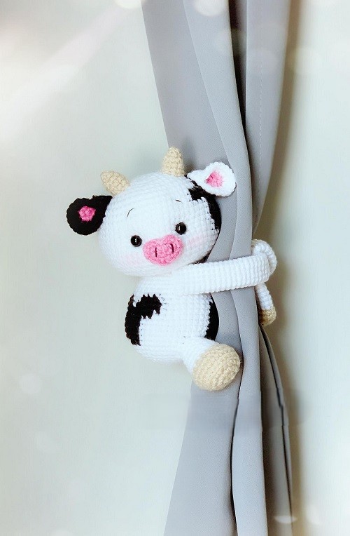 Cow Curtain Tie Back Crochet Pattern