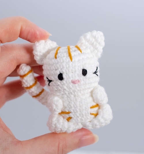 little-cat-free-amigurumi-pattern