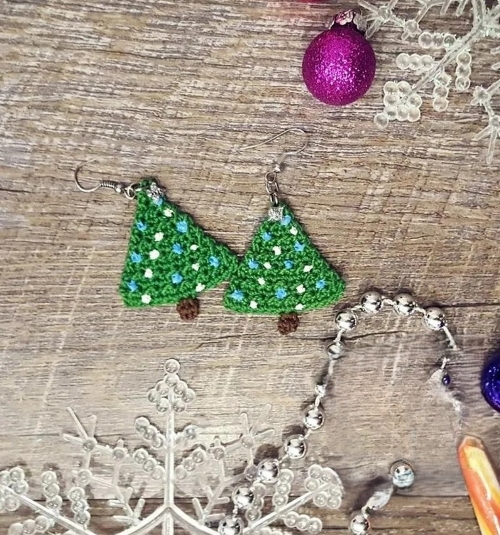 Free Christmas Tree Earring Pattern