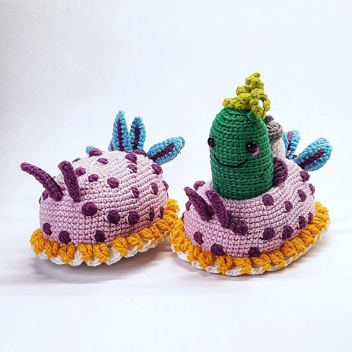 Alien Cucumber in a Sea Snail Spaceship