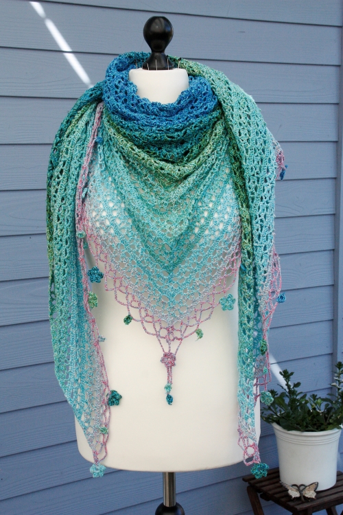 Jardin de Monet Floral Crochet Shawl