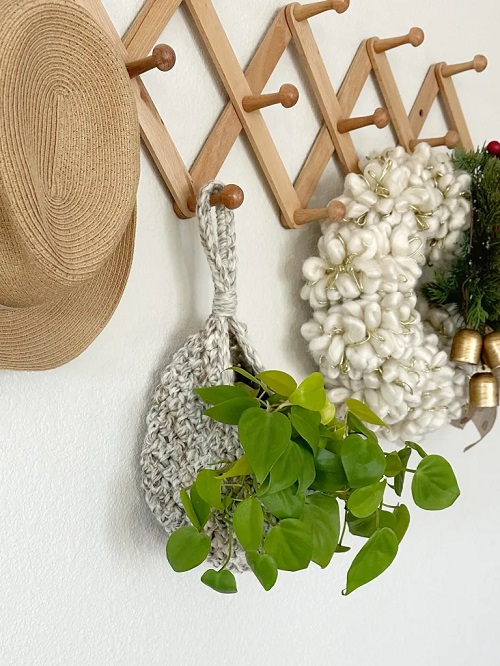 The Doorknob Hanging Basket Crochet Pattern
