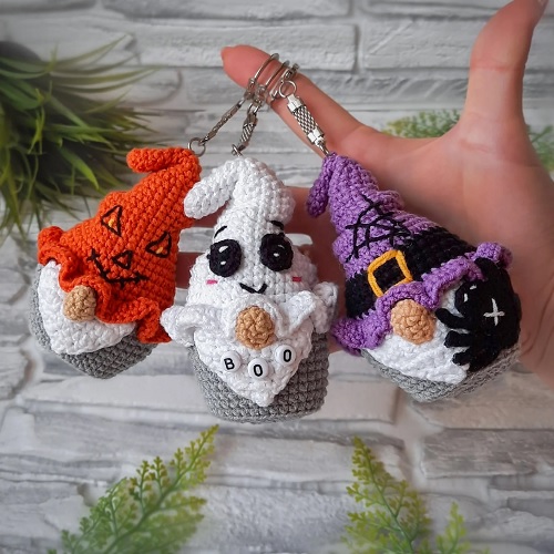 Crochet pattern Halloween keychains, Pumpkin gnome, Boo gnome, Gnome with spider