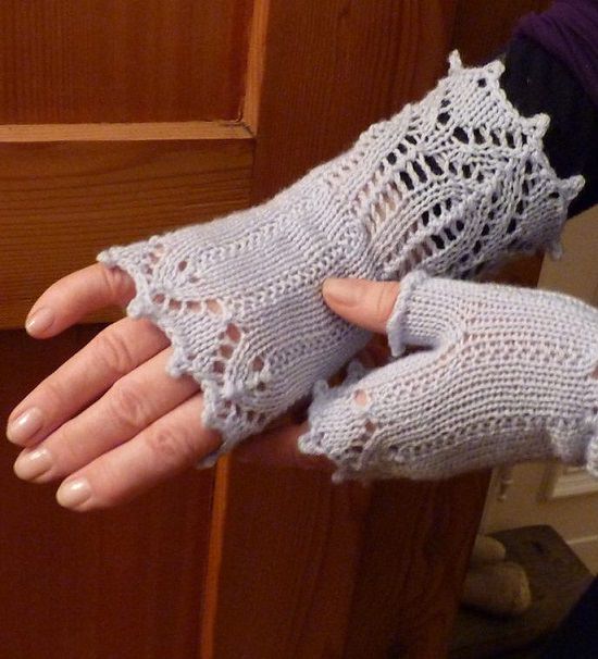 Free Fingerless Gloves Crochet Patterns that will turn heads