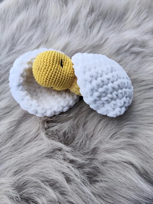 free-crochet-pattern-baby-lovey-bee