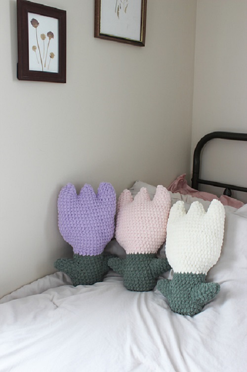 flower-pillow-free-crochet-pattern