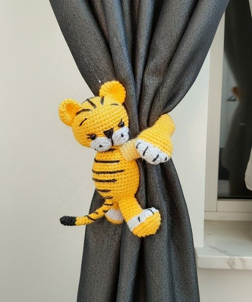 Unique Curtain Holder Free Crochet Patterns 5