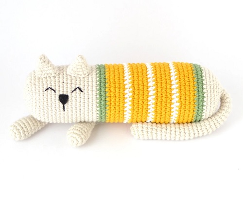 sleeping amigurumi cat