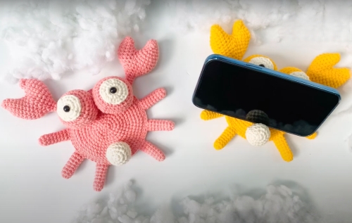 Crocheting Crab Phone Stand
