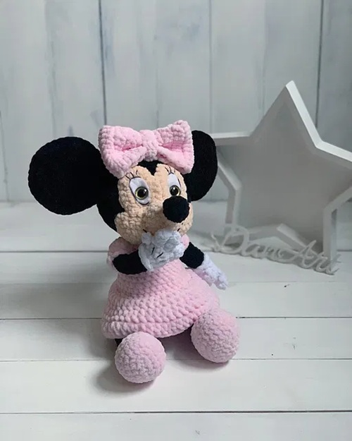 Minnie Mouse toy