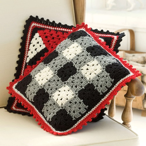 Stunning Crochet Pillow Cover Ideas 3