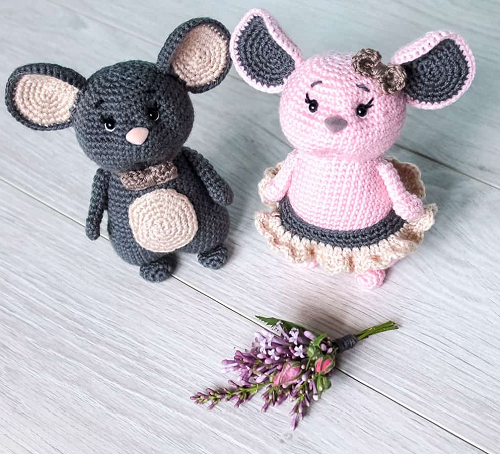crocheted Mouse Couple pattern