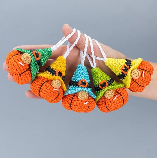 Pumpkin gnome keychain