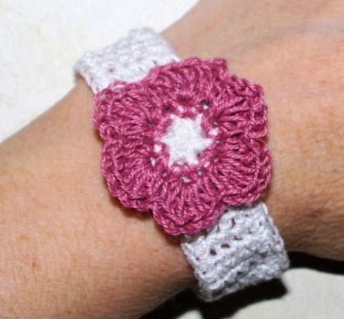 Delicate Crochet Blossom Bracelet Free Pattern