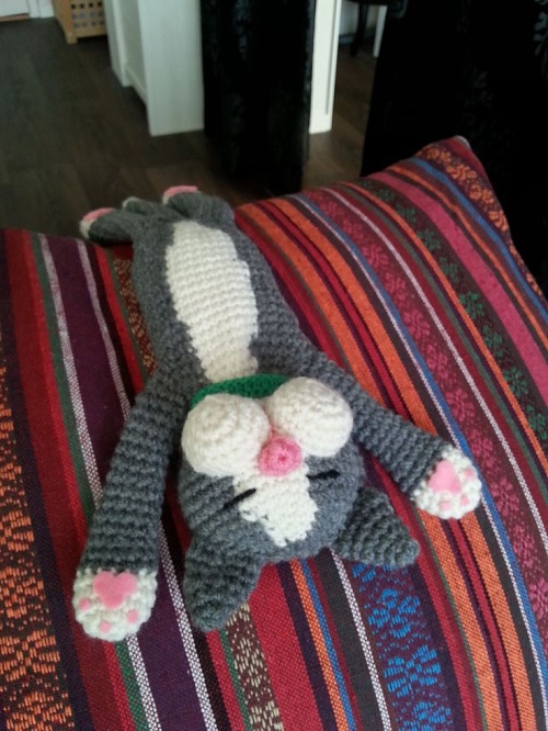 laid back crochet cat