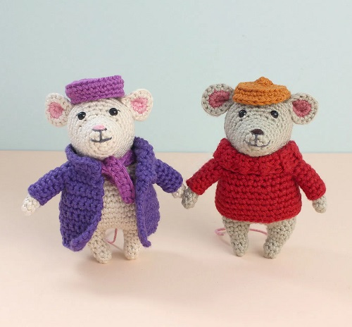 crocheted valentine's Day Mice