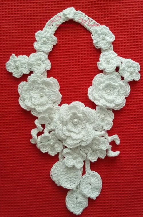 Crochet White Flower Neckpiece