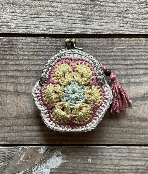 DIY African Flower Pouch