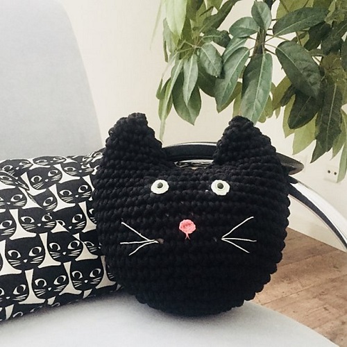 Stunning Cat Pillow Crochet Patterns