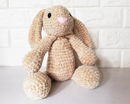 https://www.crochetforyoublog.com/2019/03/velvet-bunny-amigurumi/