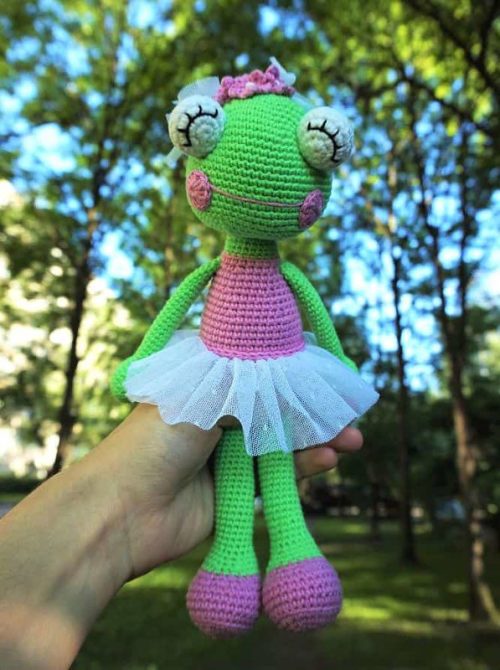 Amigurumi Ballerina frog Free Pattern