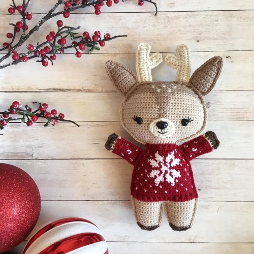 Holiday Deer Free Crochet Pattern
