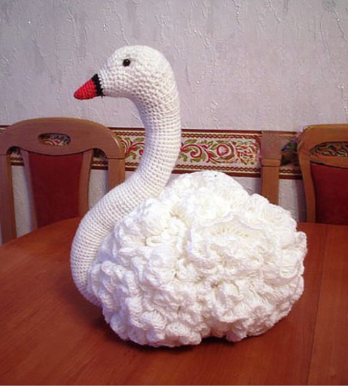 Amigurumi Swan
