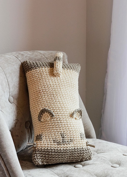 Stunning Cat Pillow Crochet Patterns 4