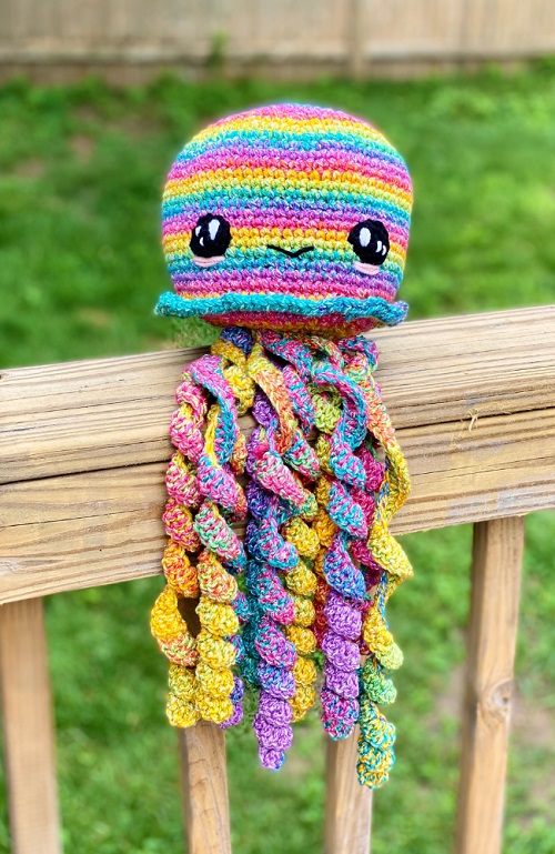 rainbow-the-amigurumi-jellyfish-crochet-pattern