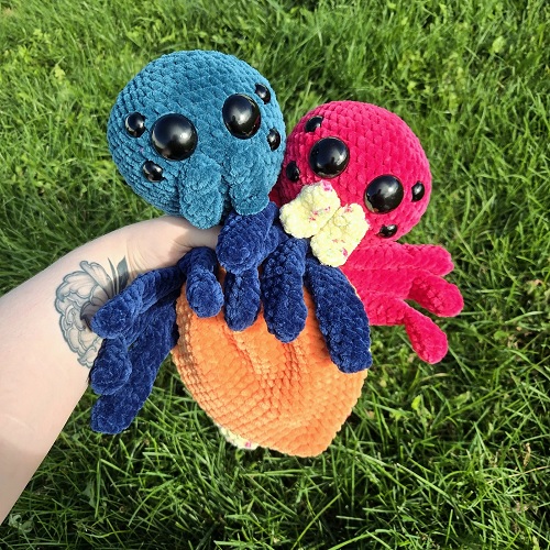 Albi the Spider Snuggler