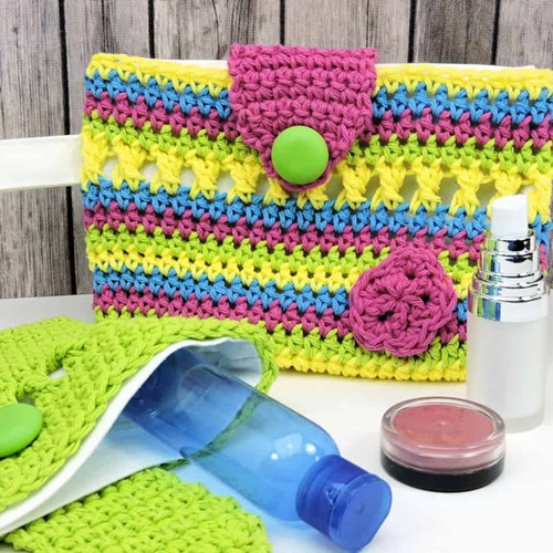Flirty Makeup Crochet Hook Holder Free Crochet Pattern