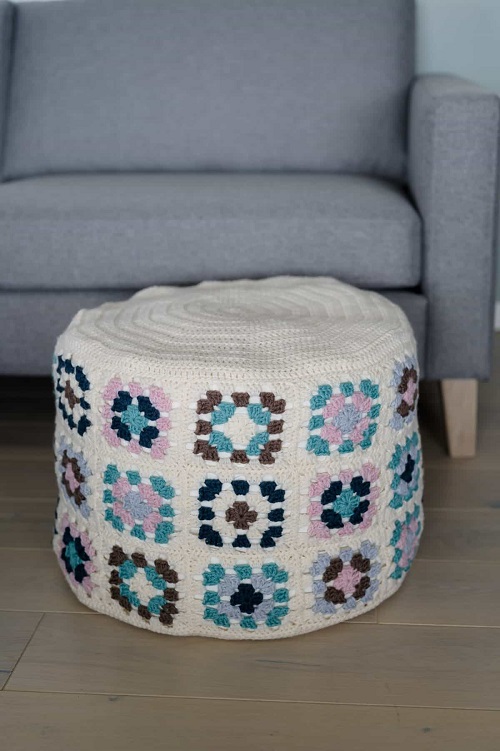 DIY Crochet Ottoman Ideas 3