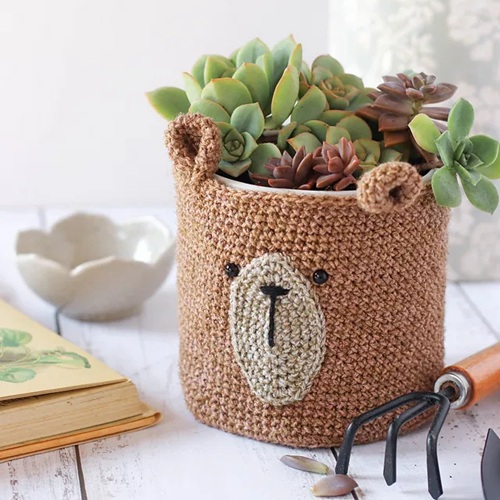 Free crochet planter cover pattern