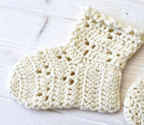 Crochet Baby Socks 1