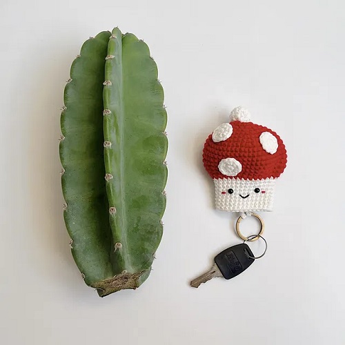 mushroom amigurumi crochet key holder pattern