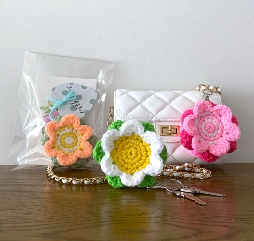 Scrap Buster Daisy Flower Keychain Crochet Pattern