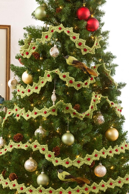 crochet christmas garland